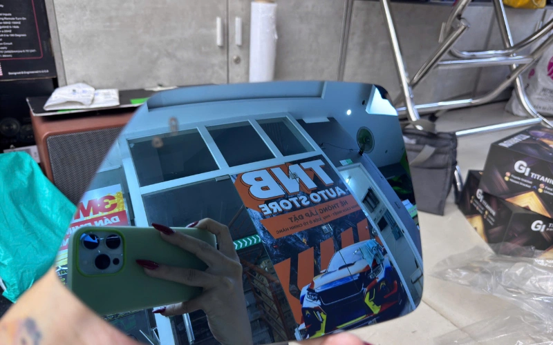 Mặt gương chiếu hậu Vinfast Limo Green mở rộng góc quan sát 9 Mặt gương chiếu hậu VinFast Limo Green được thiết kế với bề mặt rộng hơn so với gương zin giúp mở rộng góc nhìn phía sau và hai bên xe