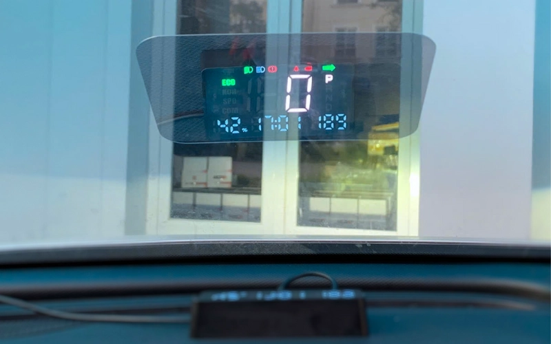 Các tính năng trên HUD kính lái MCD91 V2