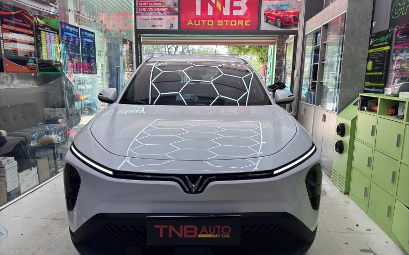 Tài chính dưới 10 triệu Limo Green nên lắp phụ kiện nào? 9 Nhiều chủ xe VinFast Limo Green mới nhận xe thường băn khoăn không biết nên ưu tiên nâng cấp phụ kiện nào vừa thiết thực, vừa phù hợp với ngân sách