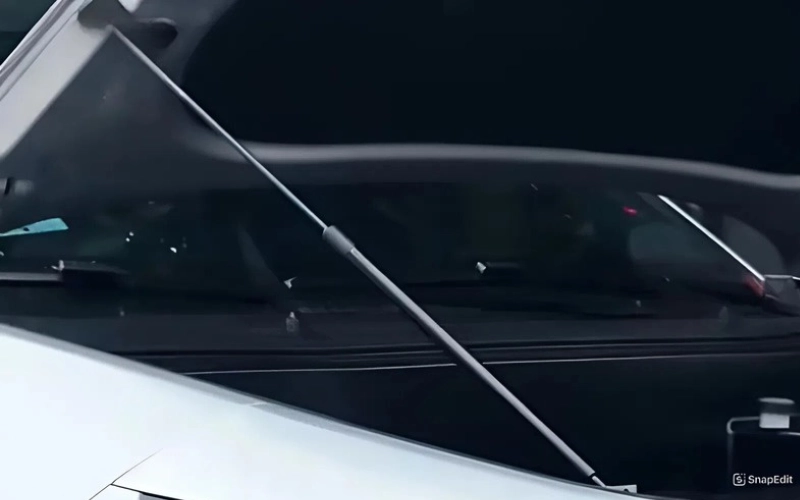 Ty thủy lực capo VinFast Limo Green là phụ kiện nâng cấp đơn giản nhưng mang lại sự khác biệt rõ rệt trong quá trình sử dụng xe hằng ngày