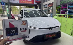 Lắp HUD cho VinFast Limo Green KHÔNG ẢNH HƯỞNG đến bảo hành xe nếu bạn chọn đúng loại HUD và lắp đặt đúng kỹ thuật