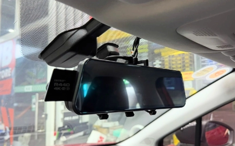 Camera hành trình gương VIETMAP R440 – Ghi hình 4K, cảnh báo giao thông chuẩn Việt Nam