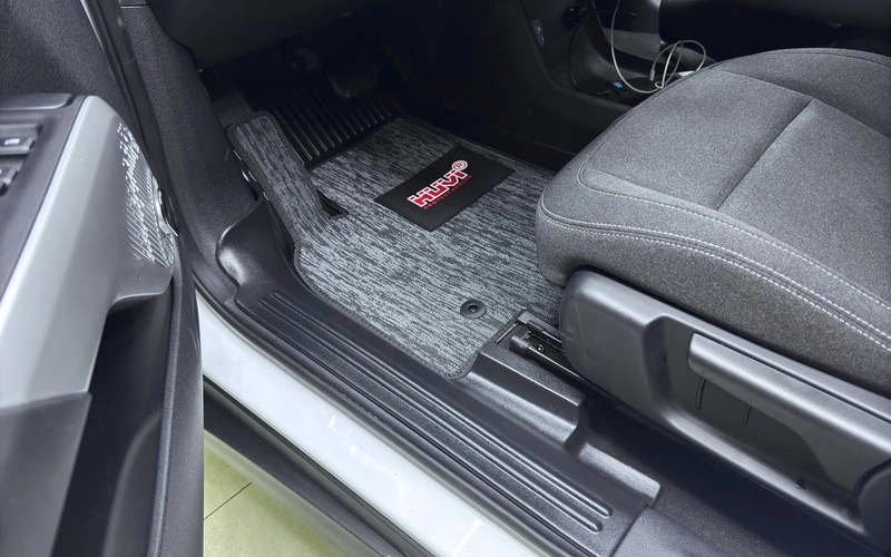 6 phụ kiện xe Vinfast Limo Green chạy dịch vụ nên lắp 5 Thảm lót sàn cho Limo Green giữ nội thất luôn sạch sẽ