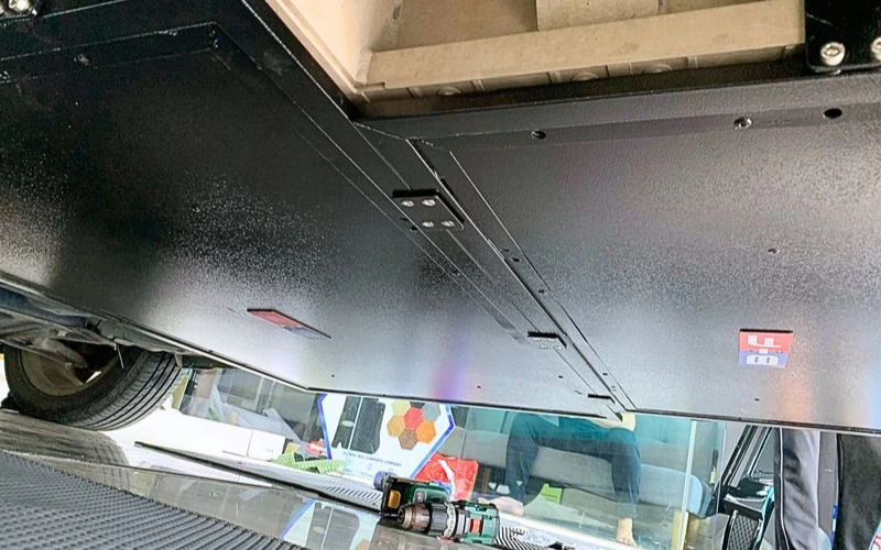 6 phụ kiện xe Vinfast Limo Green chạy dịch vụ nên lắp 6 Tấm bảo vệ pin B-Factory cho Limo Green bảo vệ bộ phận quan trọng nhất