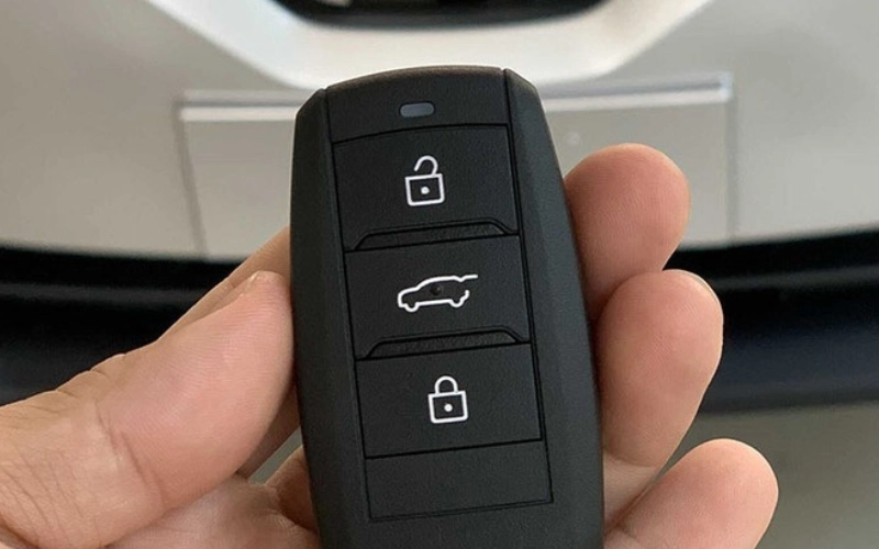 Chìa khóa xe Vinfast Limo Green hết pin nên xử lý như thế nào? 9 Dấu hiệu nhận biết chìa khóa VinFast Limo Green hết pin