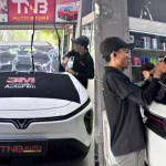 Dán phim cách nhiệt phụ kiện gần như bắt buộc cho xe VF MPV7 và Limo Green