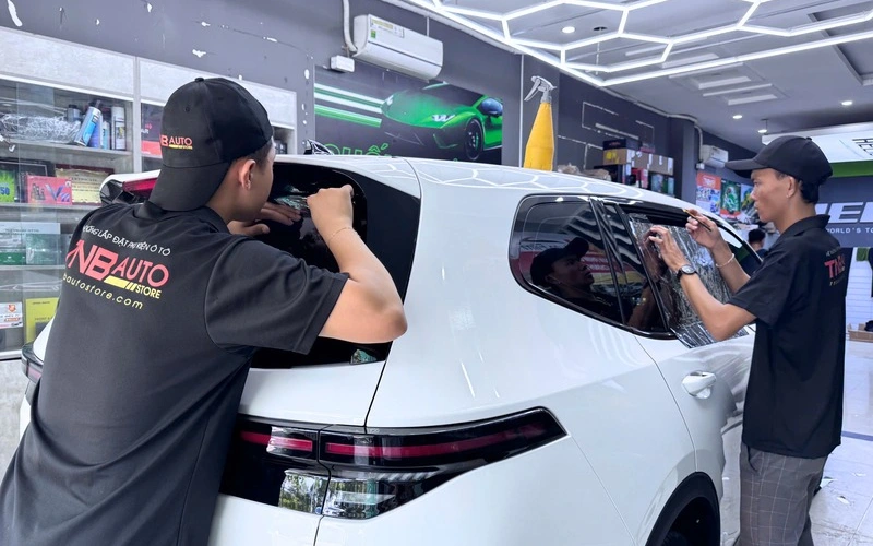 Một số lưu ý dành cho khách hàng khi lựa chọn phim cách nhiệt dành cho Limo green chạy dịch vụ