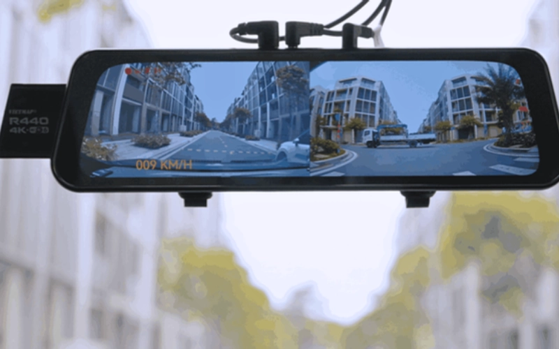 VIETMAP R440 là dòng camera hành trình gương chiếu hậu nổi bật với khả năng cảnh báo giao thông bằng giọng nói rõ ràng, trực quan