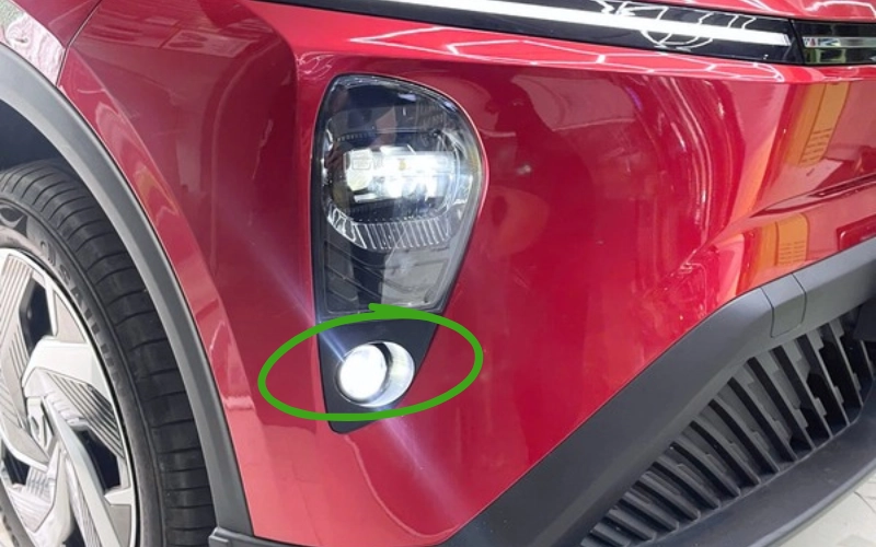 Vinfast Limo Green nên lắp đèn gầm 2 inchs hay 3 inchs? 1 Đèn bi gầm 2 inch Limo Green lắp zin gọn gàng, giữ nguyên thiết kế